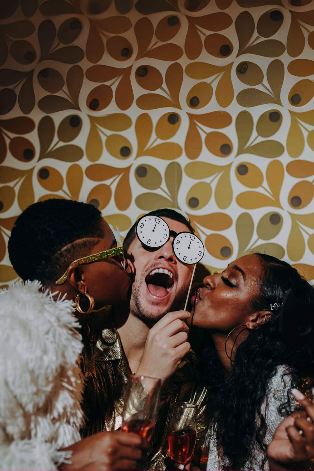 rent-my-wedding-affordable-photobooth-rentals-near-me-diy-wedding-decor-best-rated-wedding-rentals
